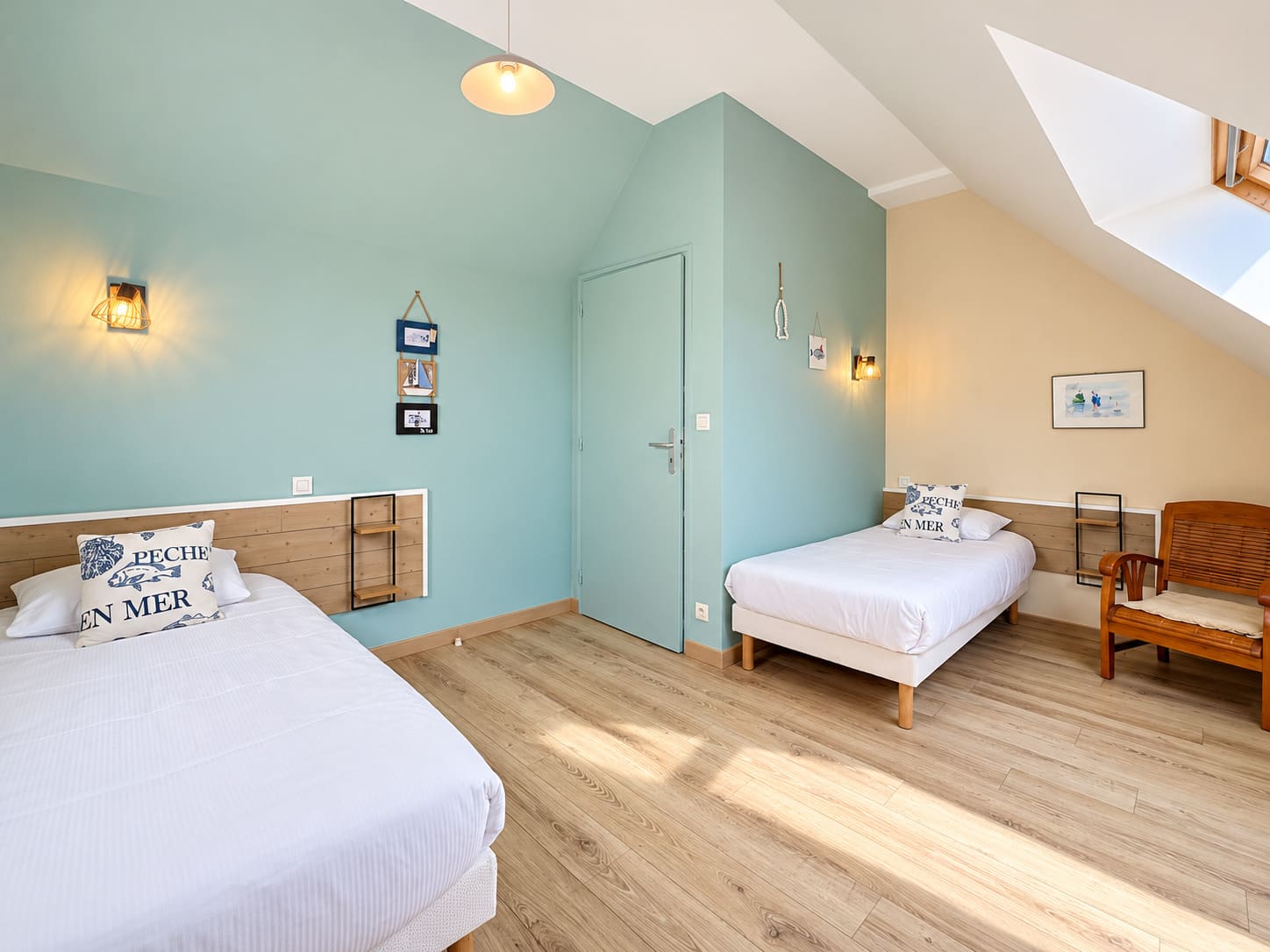 chambre étage du gîte la malicorne aux gîtes du pêcheur à erquy