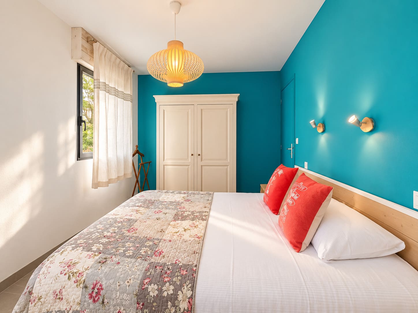 chambre du rdc dans le gîte la malicorne aux gîtes du pêcheur à erquy