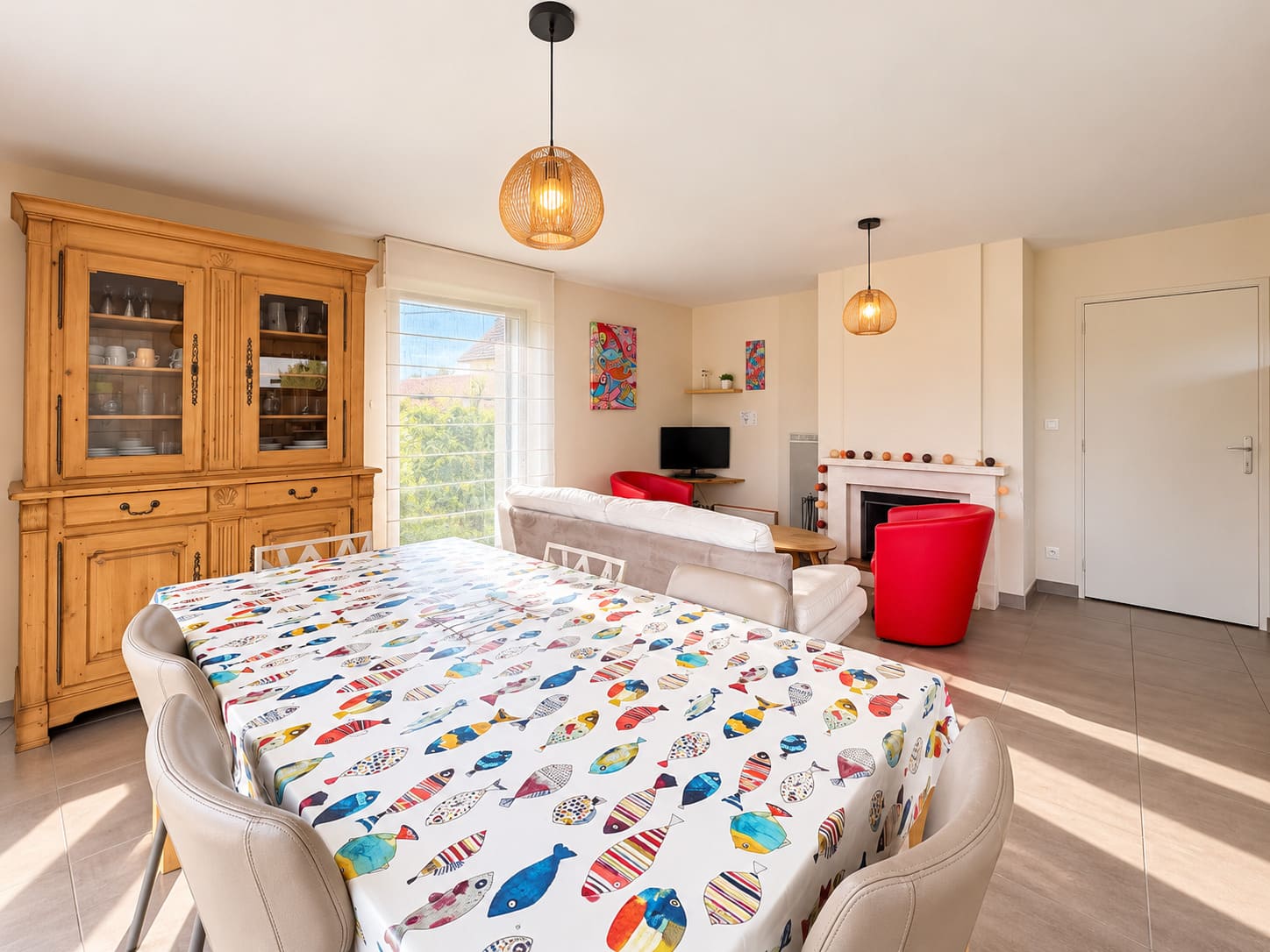 salle à manger du gîte la malicorne aux gîtes du pêcheur à erquy