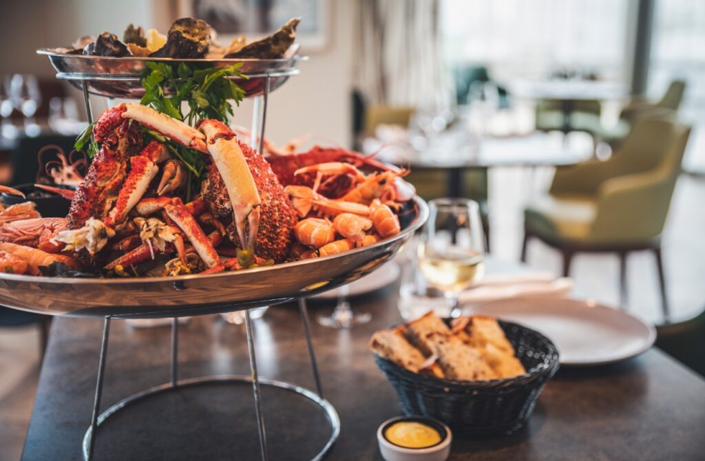 un plateau de fruits de mer pour noël